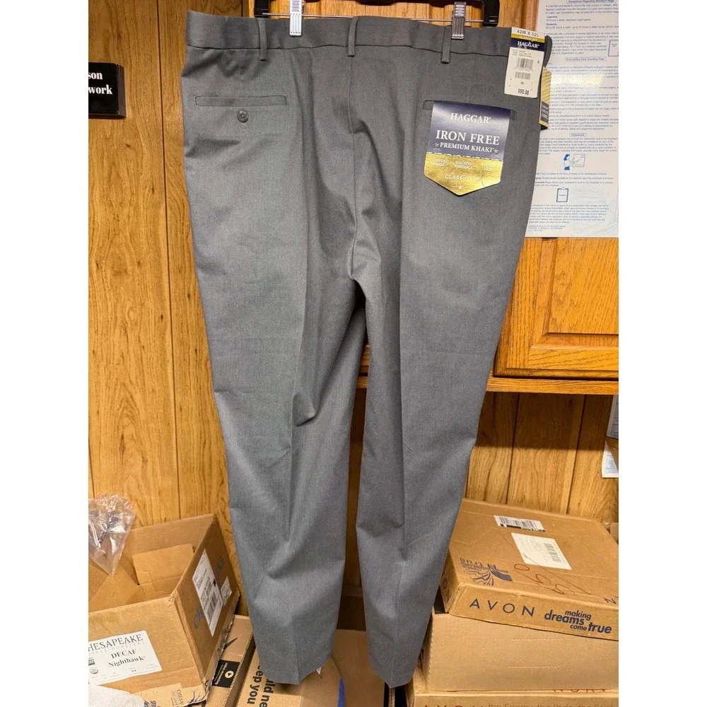 Haggar Mens Iron Free Premium Khaki Classic Fit Pants Gray 42x32 HC01000